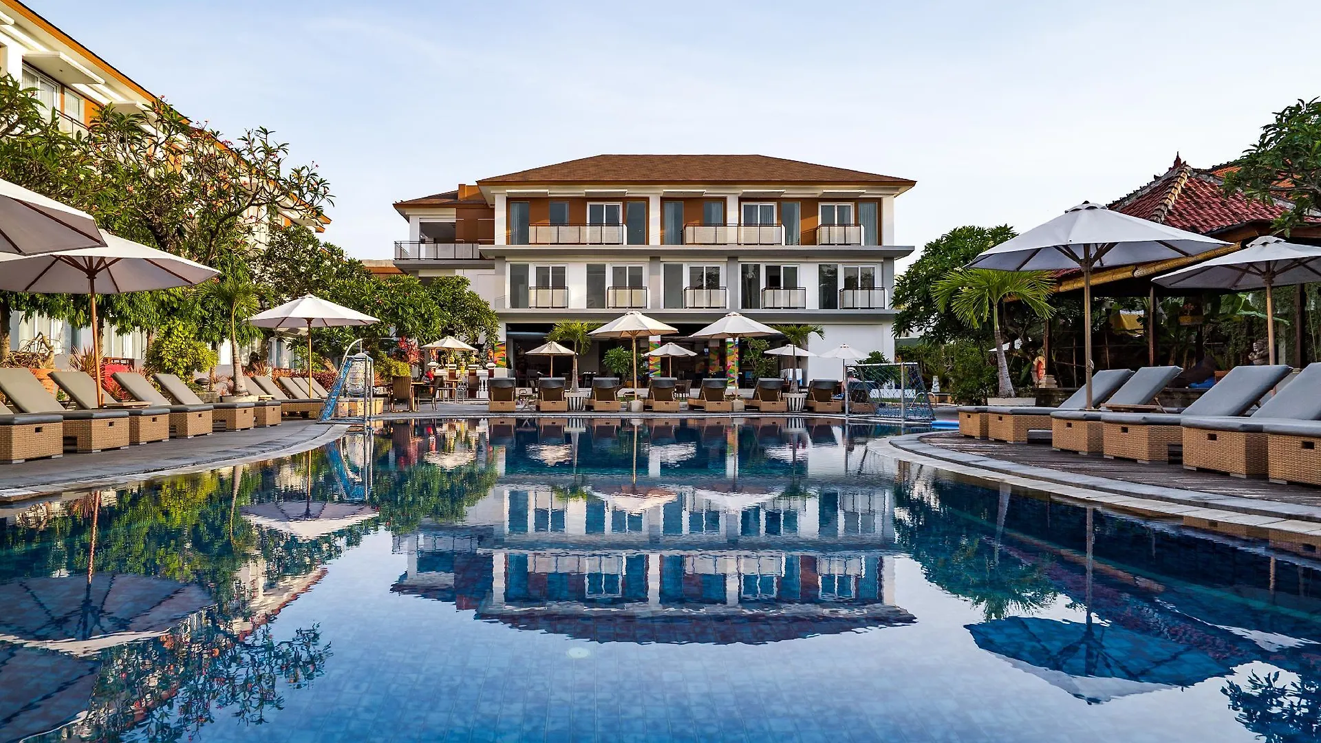 Kuta Beach Club Hotel 4*, Kuta Lombok